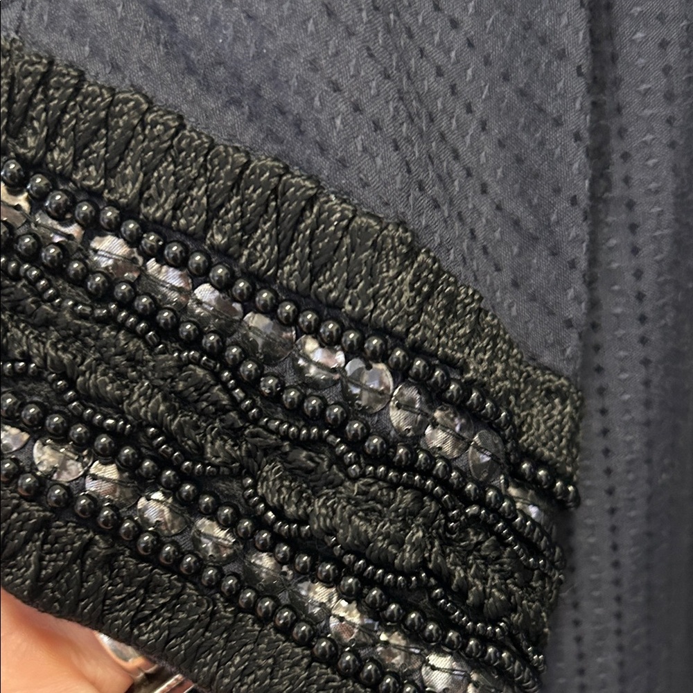Soft Surroundings Blouse Women's 1X Navy Shoulder Cut Out Beaded Cuffs - Picture 12 of 13